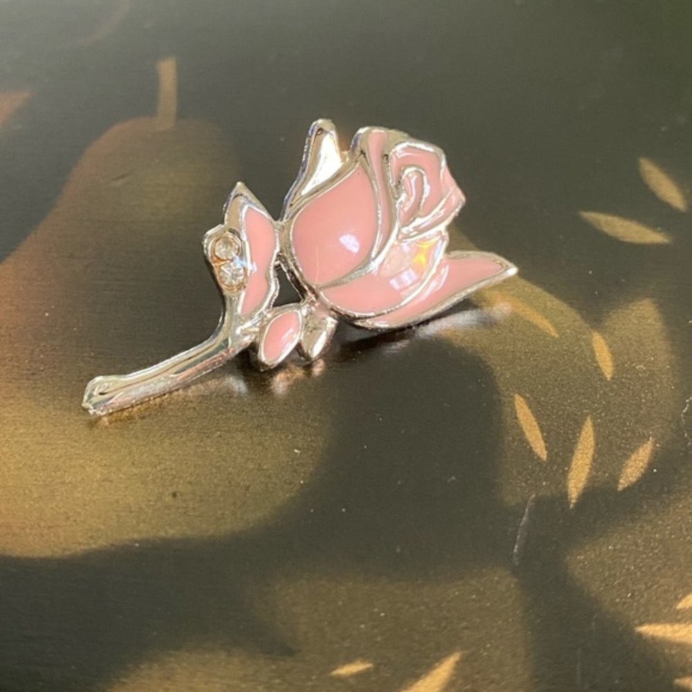 Vintage Blush Pastel Pink Women’s Enamel Rose Silver Tone Costume Brooch Pin